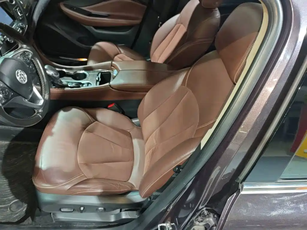 Buick Envision Plus 2017 — фото 11