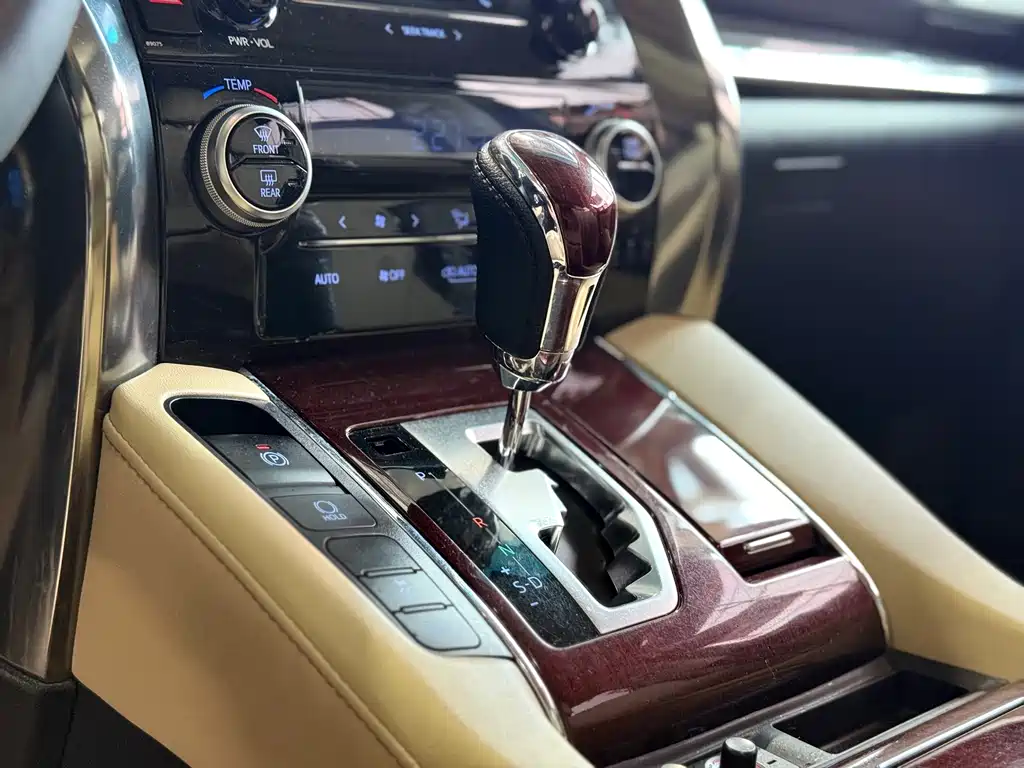 Toyota Alphard 2018 — фото 7