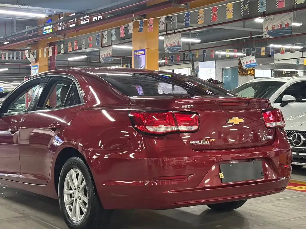 Chevrolet Malibu 2018 — фото 10