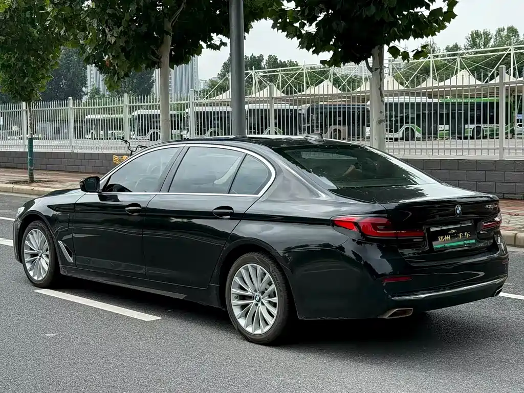 BMW 5 Series New Energy 2021 — фото 21