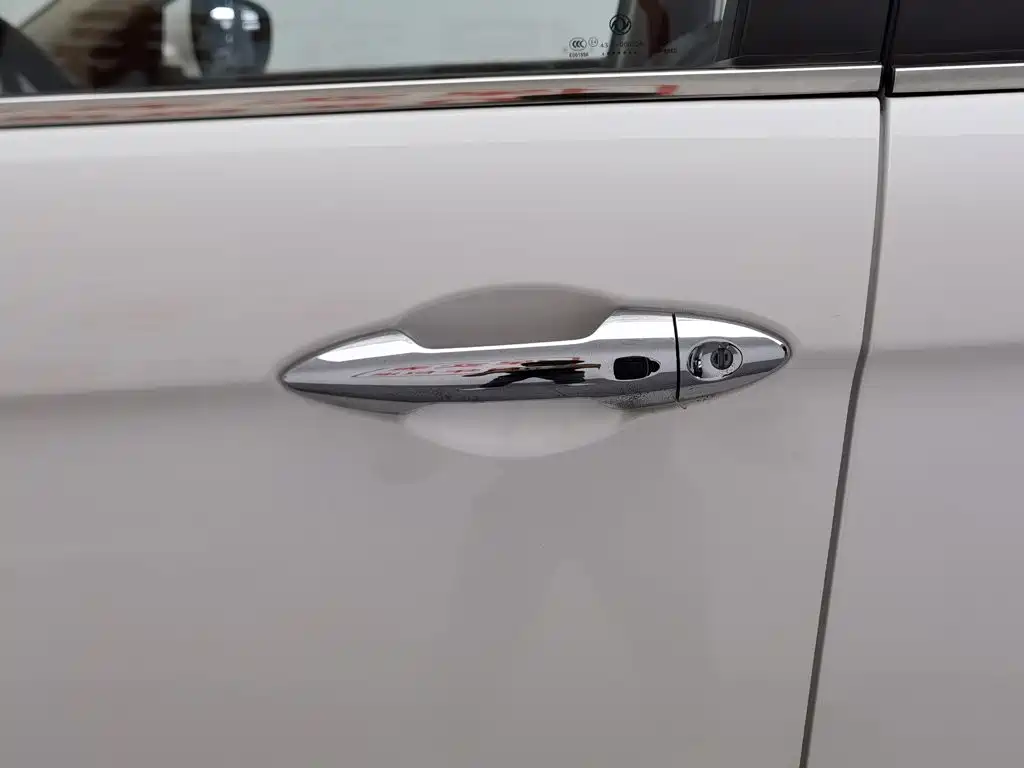 Dongfeng Fengshen AX7 2015 — фото 18