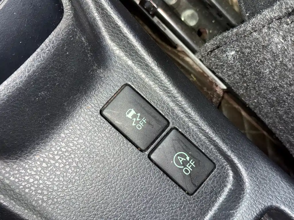 Toyota Yaris L 2022 — фото 11