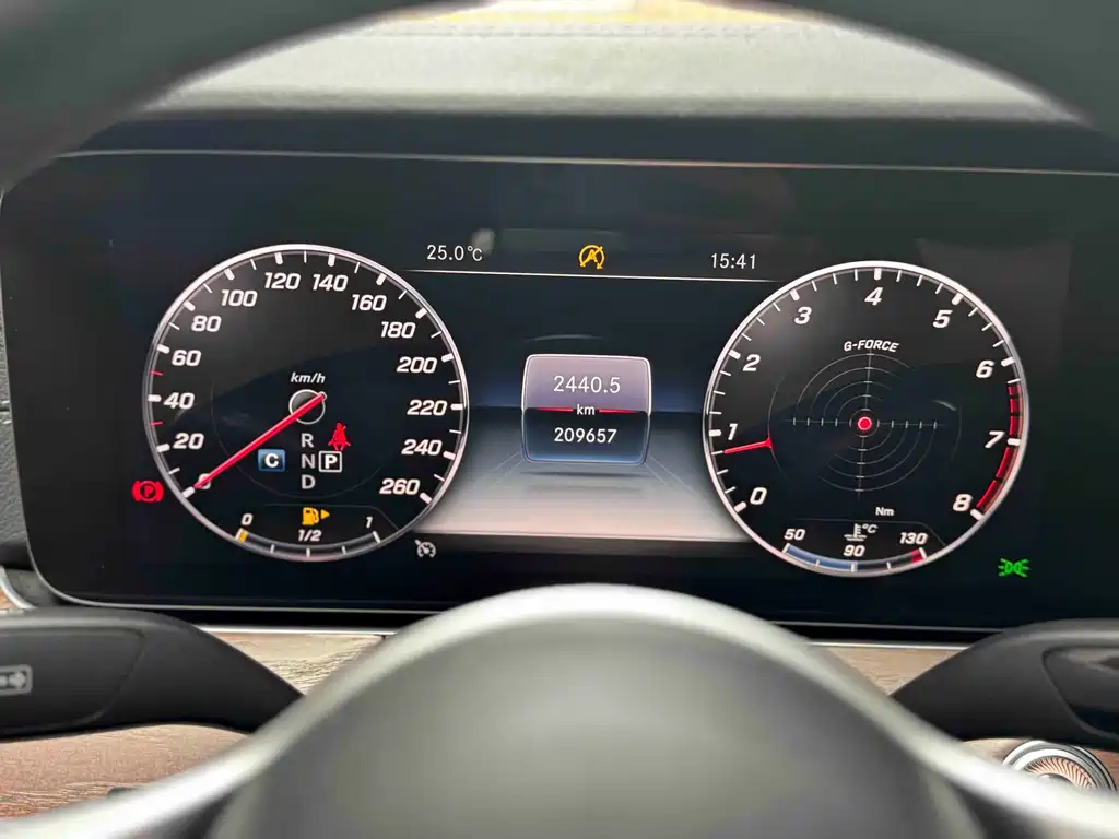 Mercedes-Benz E-Class 2019 — фото 15