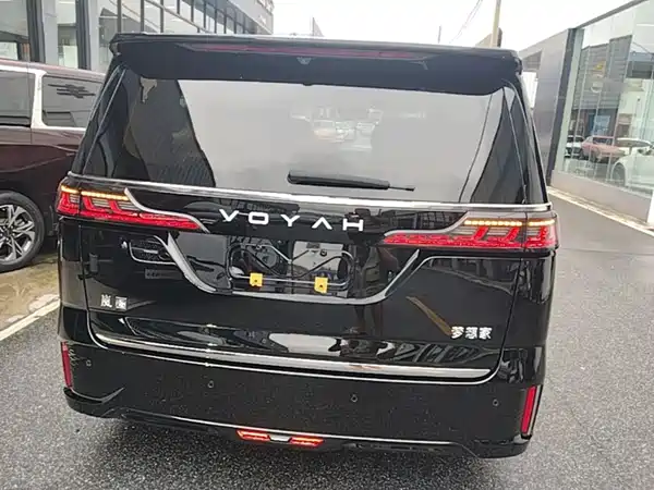 Voyah Dreamer 2025