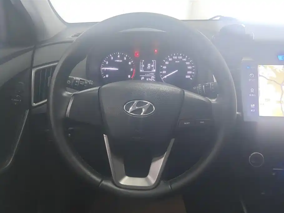 Hyundai ix25 2017 — фото 15