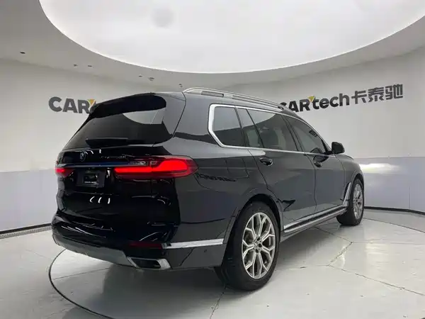 BMW X7 2022