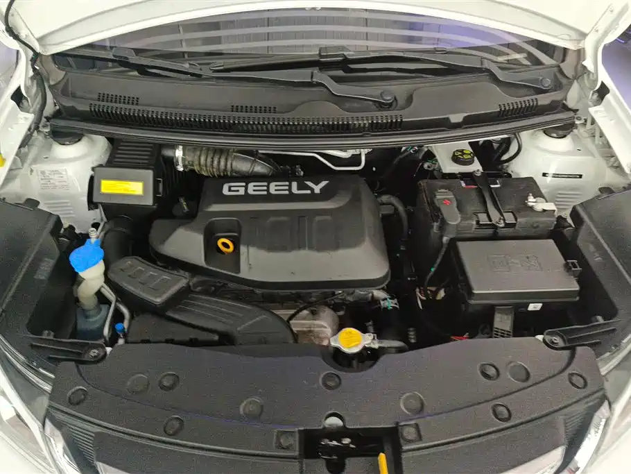 Geely Vision X1 2017 — фото 10