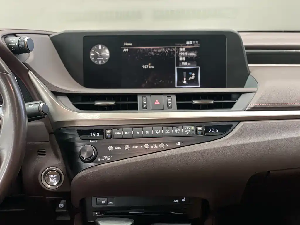 Lexus ES 2020 — фото 17