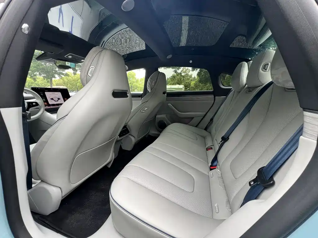 Luxeed Zhijie S7 2025