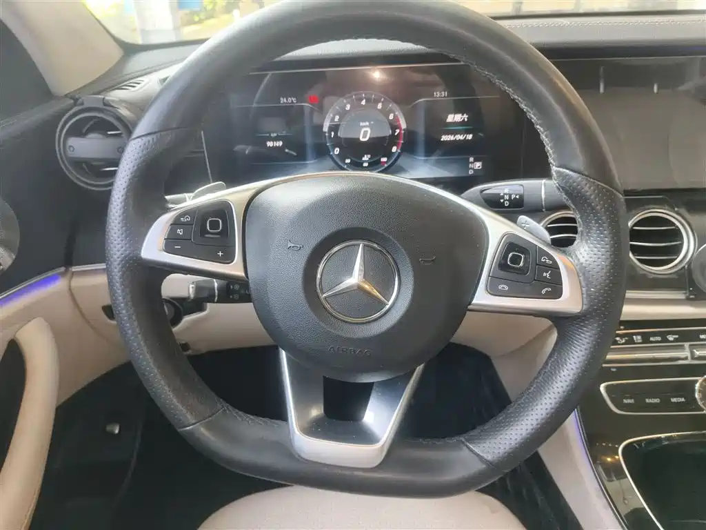 Mercedes-Benz E-Class 2017 — фото 11