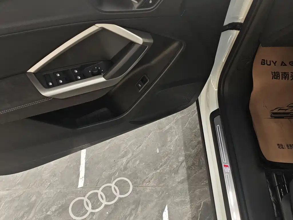 Audi Q3 2022 — фото 12