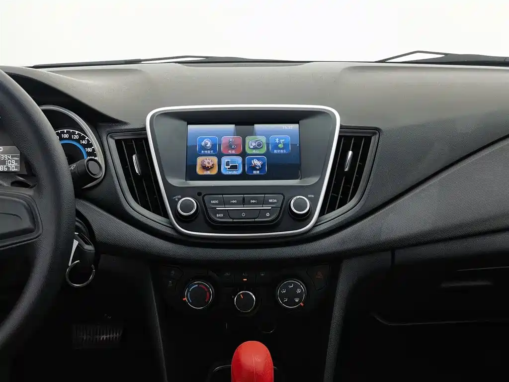 Chevrolet Cavalier 2019 — фото 12