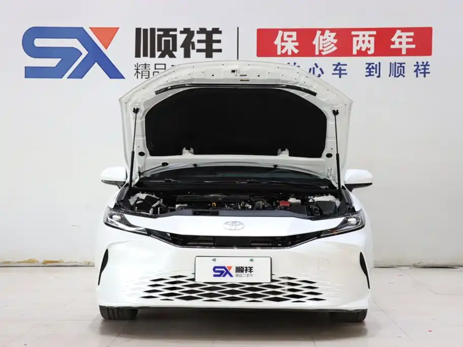 Toyota Camry 2025 — фото 18