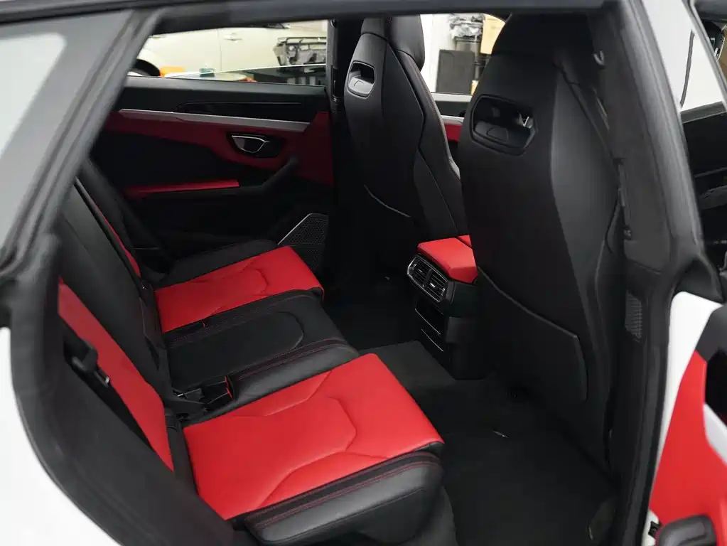 Lamborghini Urus 2019 — фото 10