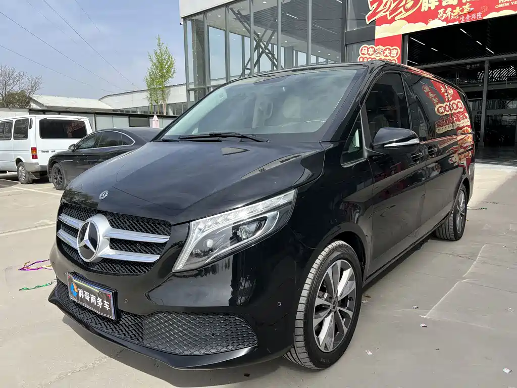 Mercedes-Benz V-Class 2022 — фото 1