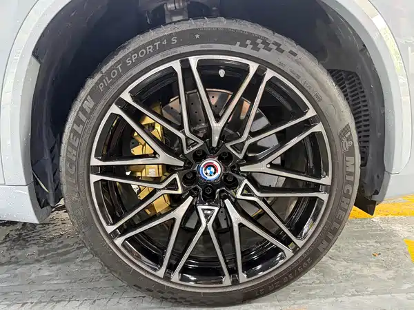 BMW X5 M 2023