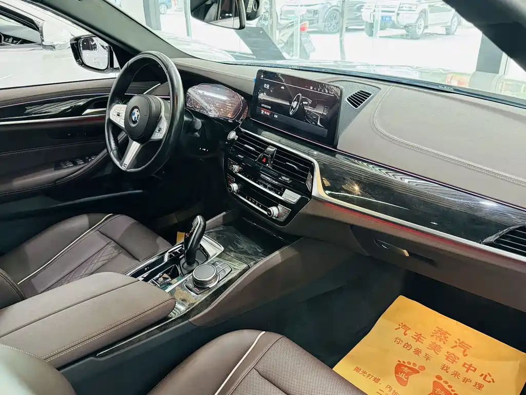 BMW 5 Series 2024 — фото 13