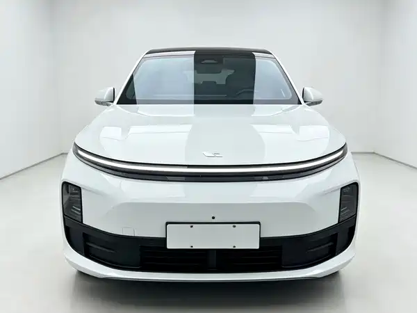 Li Auto L6 2025