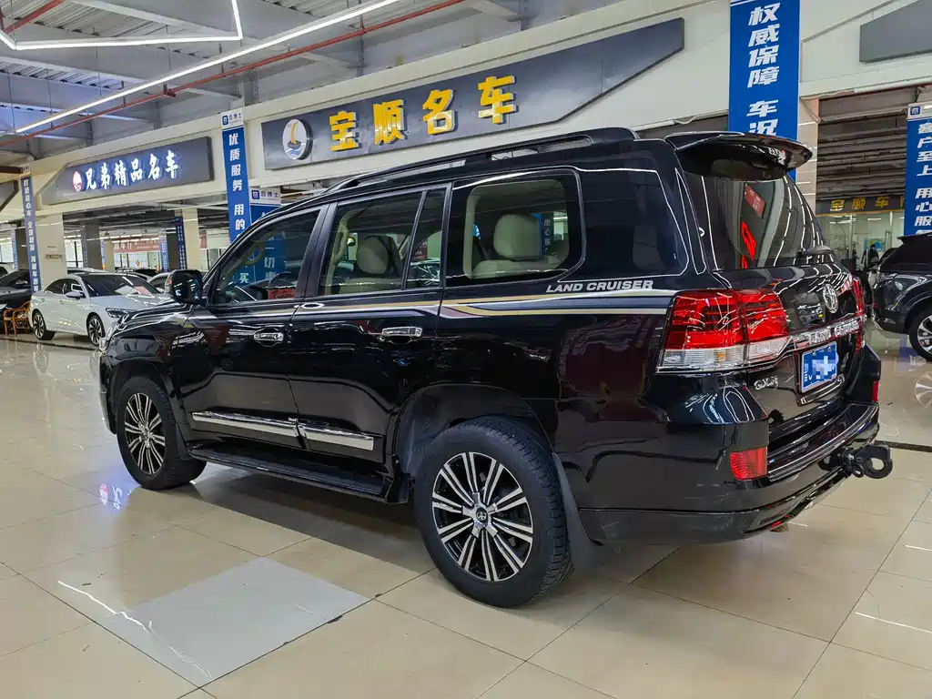 Toyota Land Cruiser 2016 — фото 5