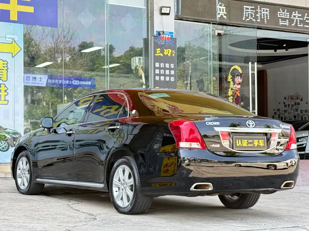 Toyota Crown 2010 — фото 16