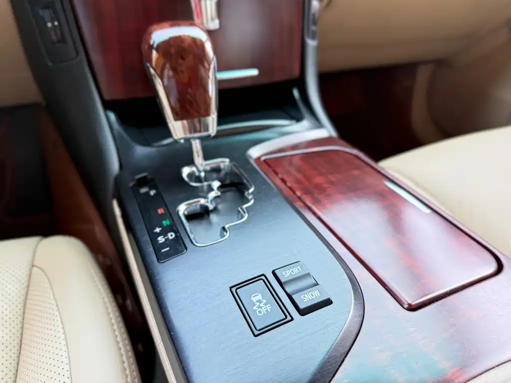 Toyota Crown 2010 — фото 10