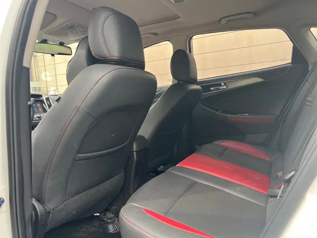 Changan Eado XT 2018 — фото 11