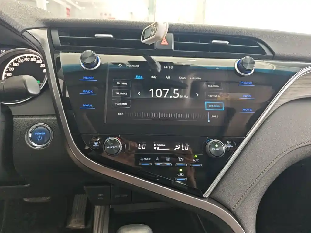 Toyota Camry 2020 — фото 13