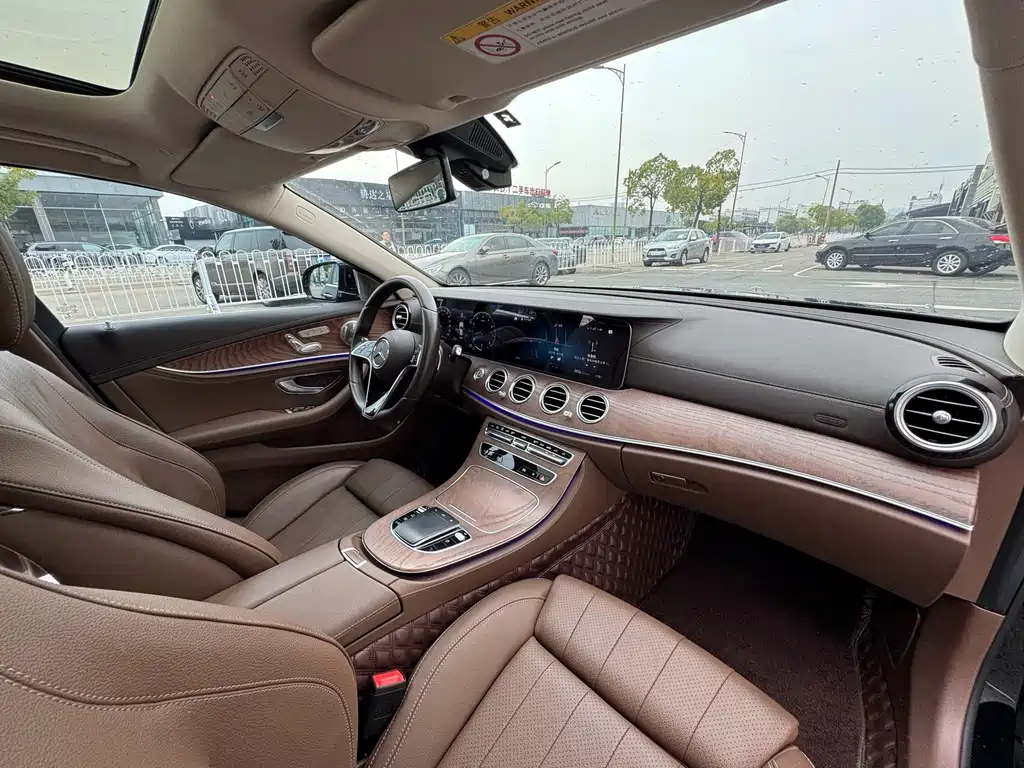 Mercedes-Benz E-Class 2023 — фото 14