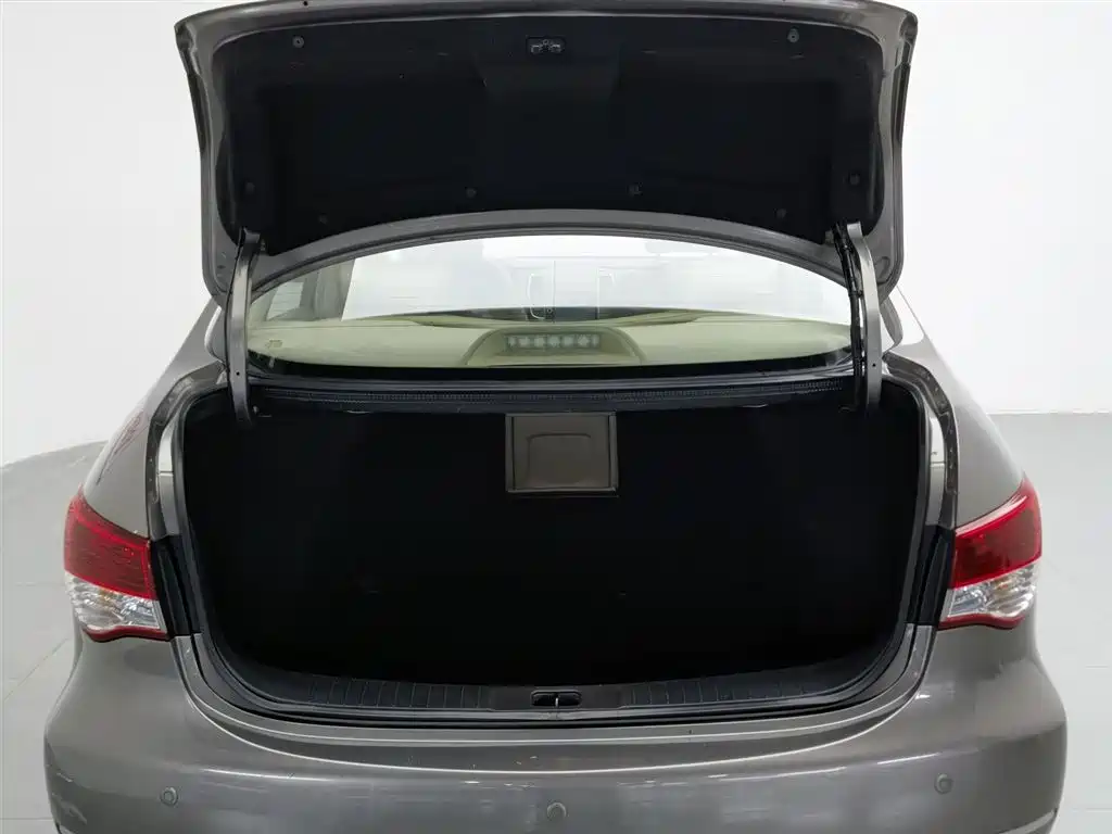 Nissan Sylphy 2013 — фото 16