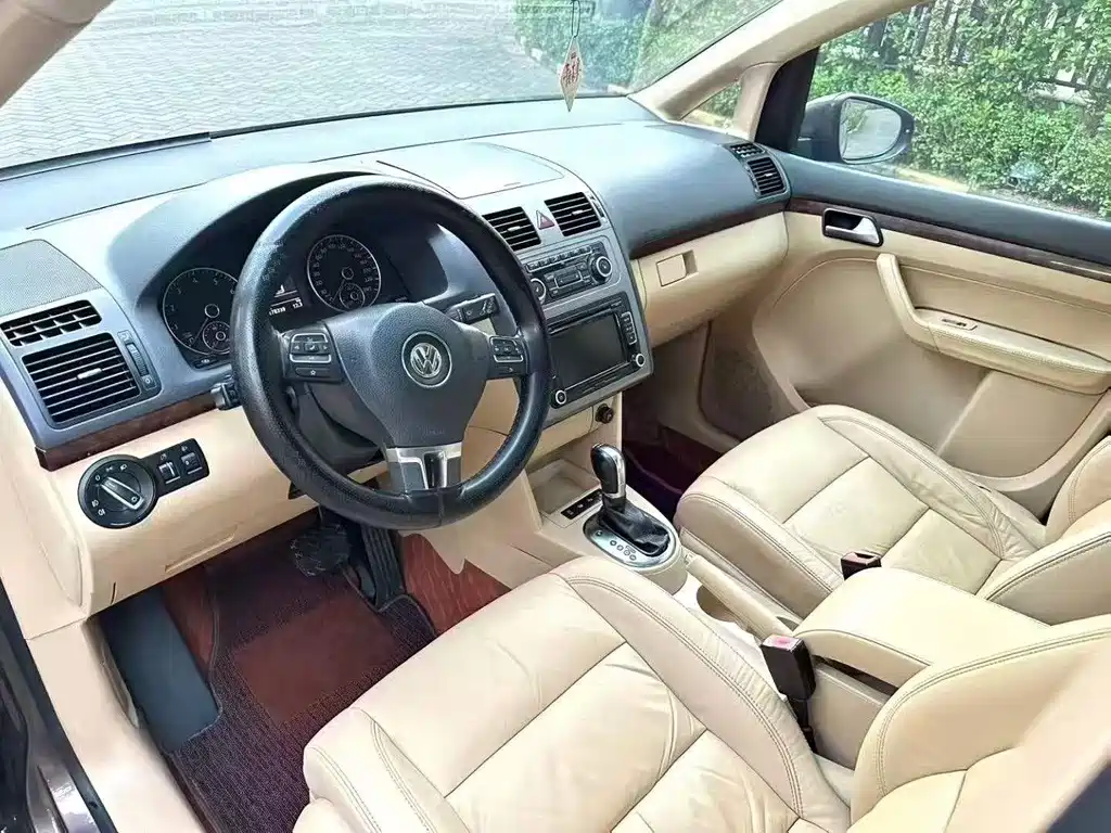 Volkswagen Touran 2011