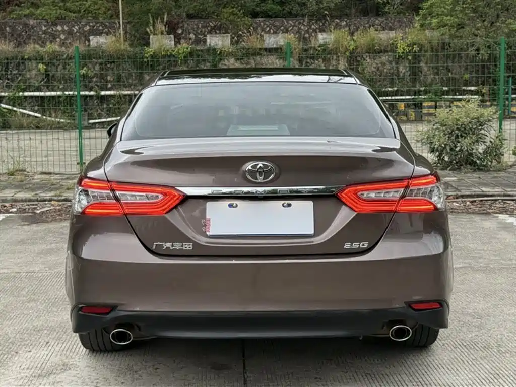 Toyota Camry 2019 — фото 23