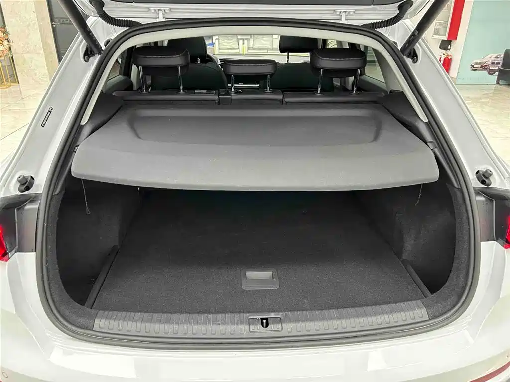 Audi Q3 2023 — фото 16