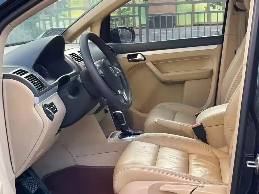 Volkswagen Touran 2012