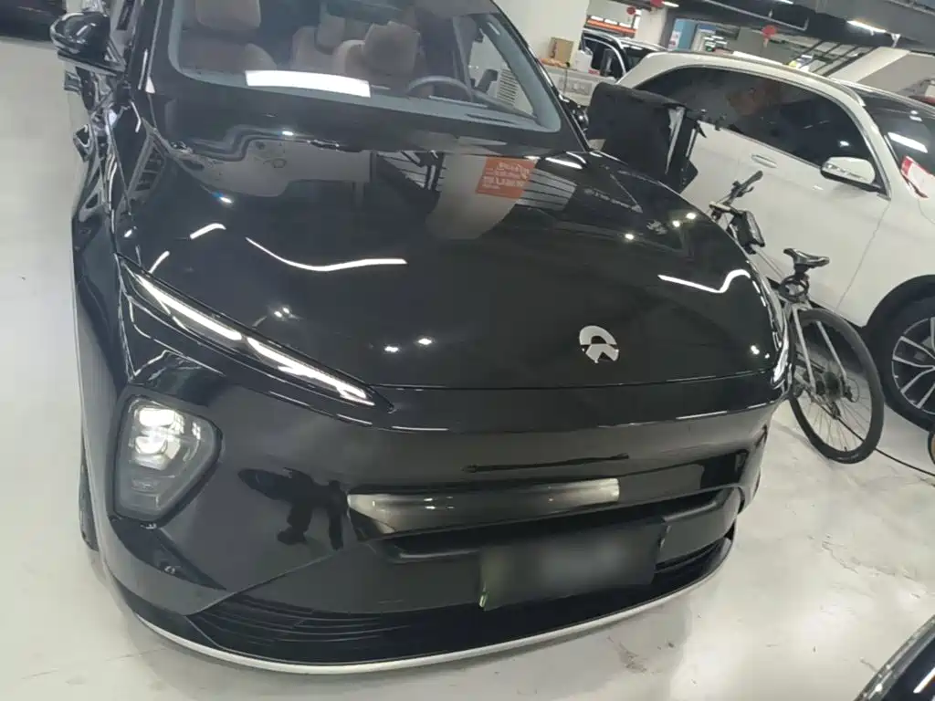 NIO ES8 2024