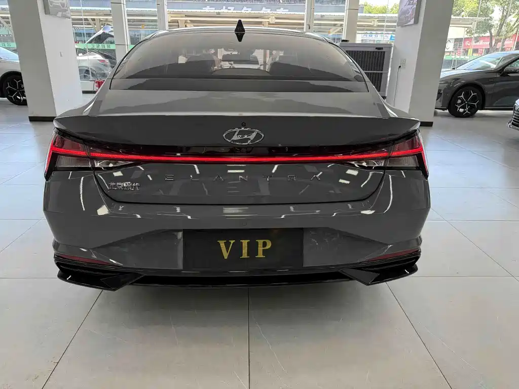 Hyundai Elantra 2023 — фото 10