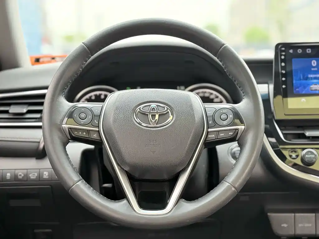 Toyota Camry 2022 — фото 14