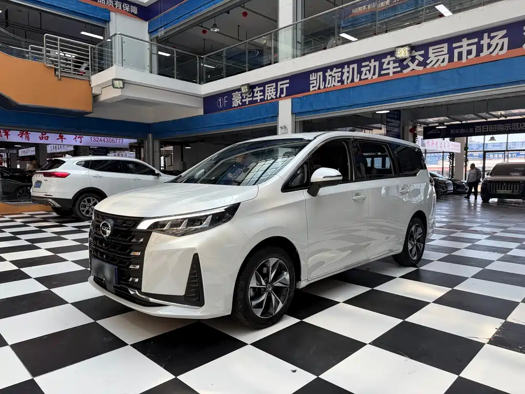 GAC Trumpchi M6 2023 — фото 1