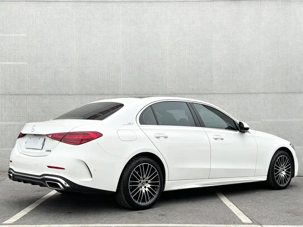 Mercedes-Benz C-Class 2024