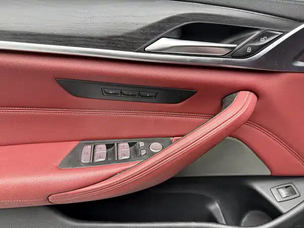 BMW 5 Series 2021