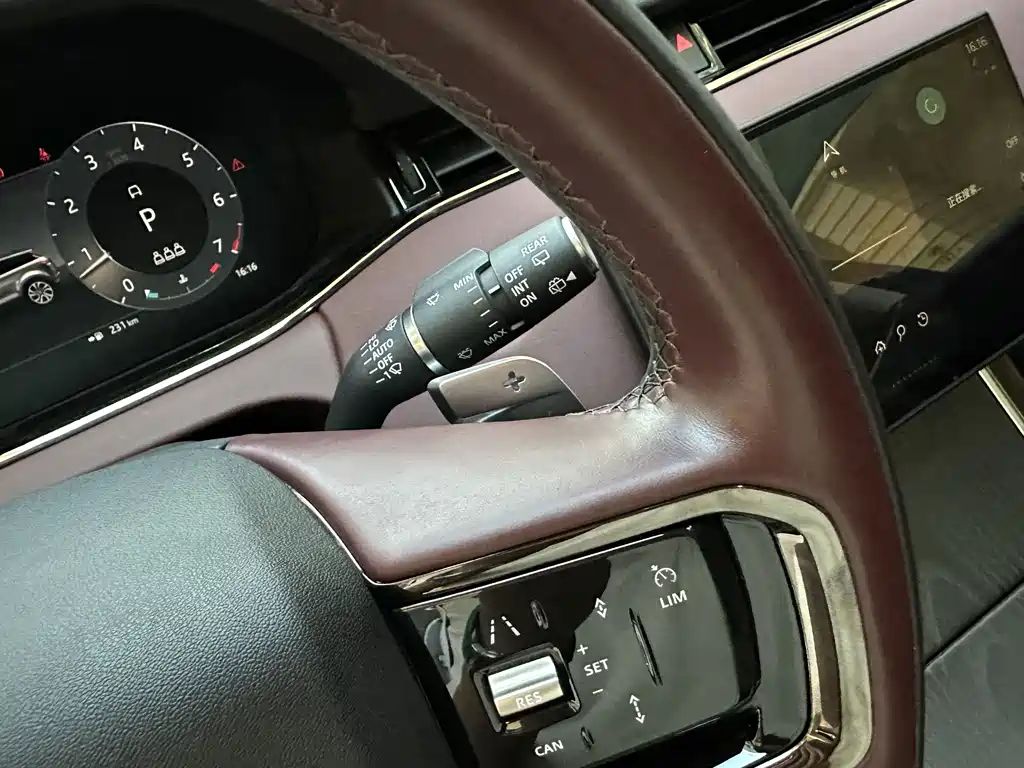 Land Rover Range Rover Evoque 2024 — фото 14