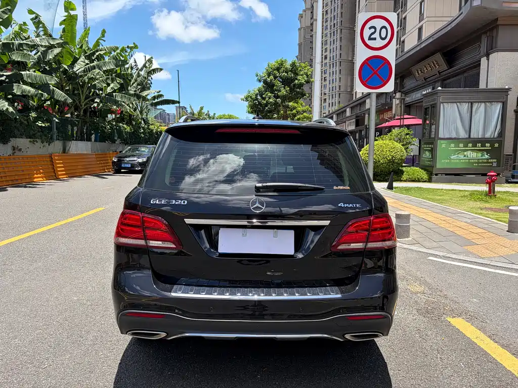 Mercedes-Benz GLE 2016