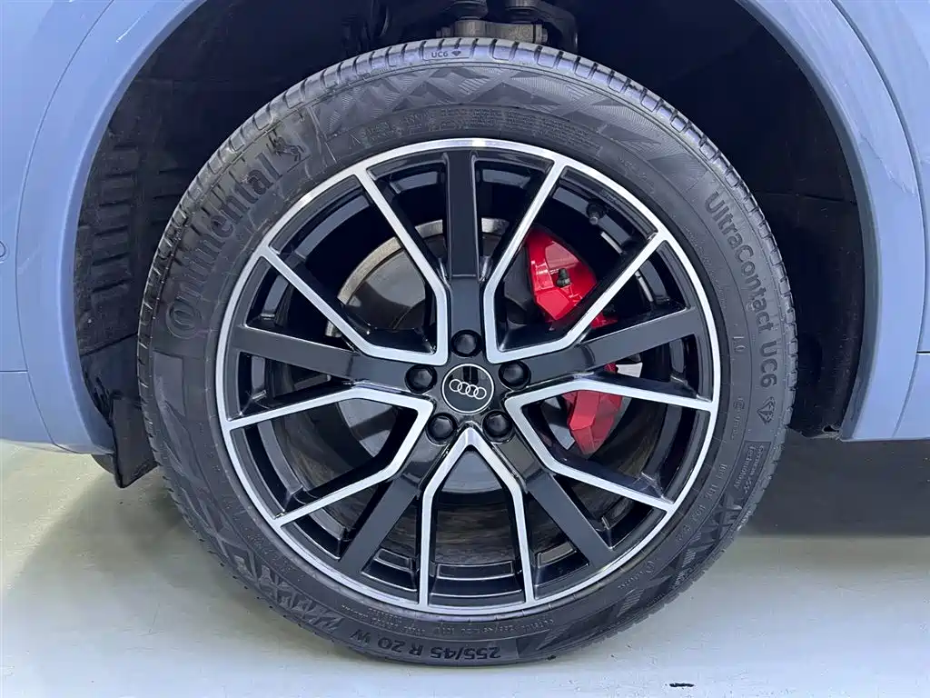 Audi Q5L 2022 — фото 23