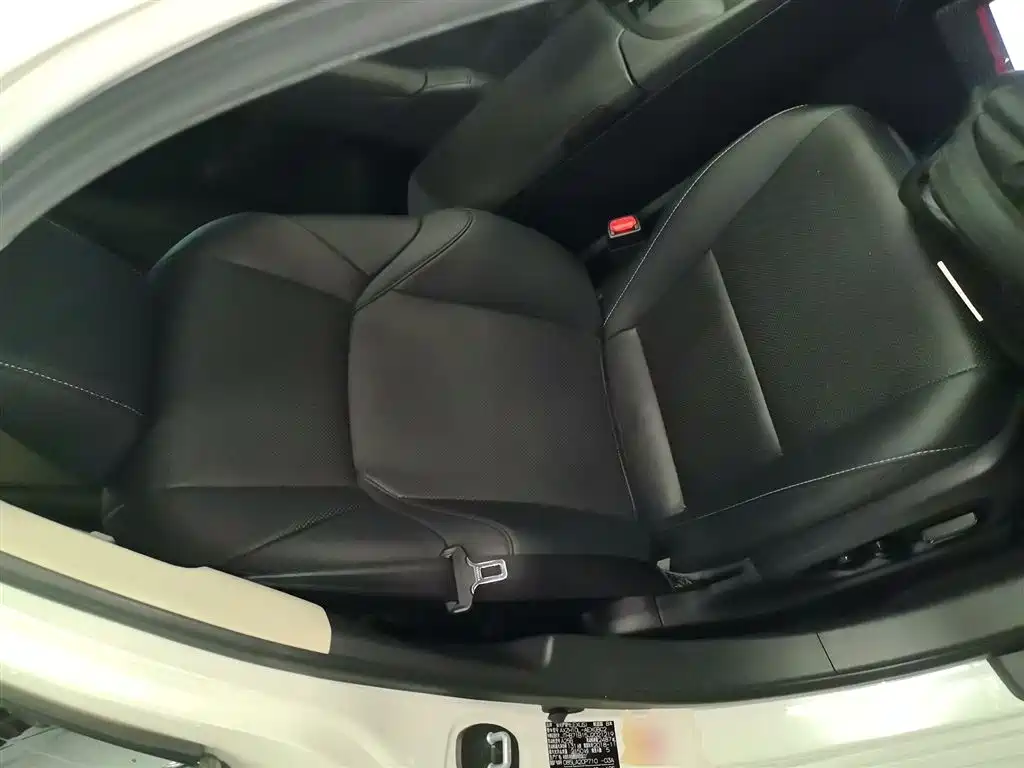 Lexus ES 2018 — фото 19