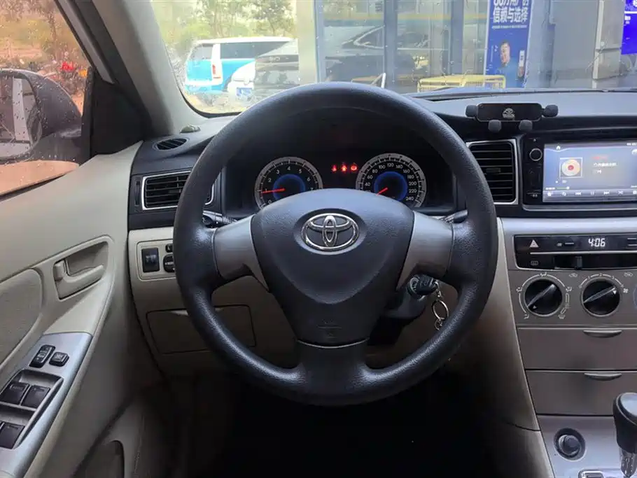 Toyota Corolla 2015 — фото 15