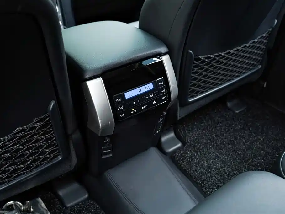 Toyota Prado 2019 — фото 15
