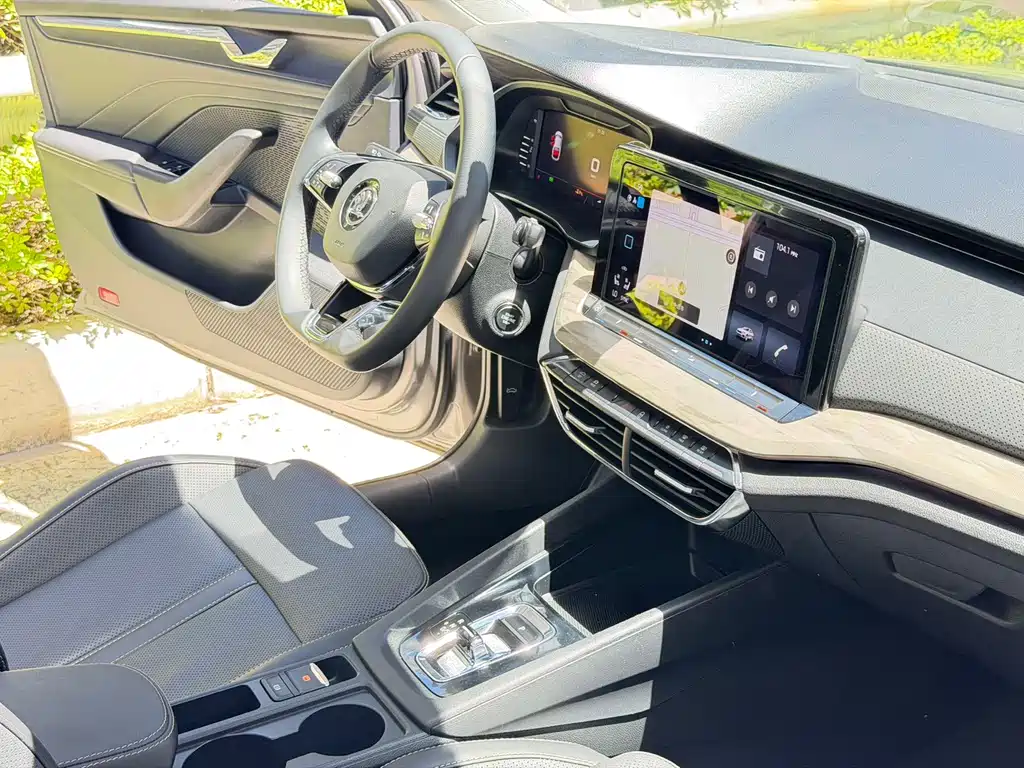 Skoda Octavia 2022 — фото 11