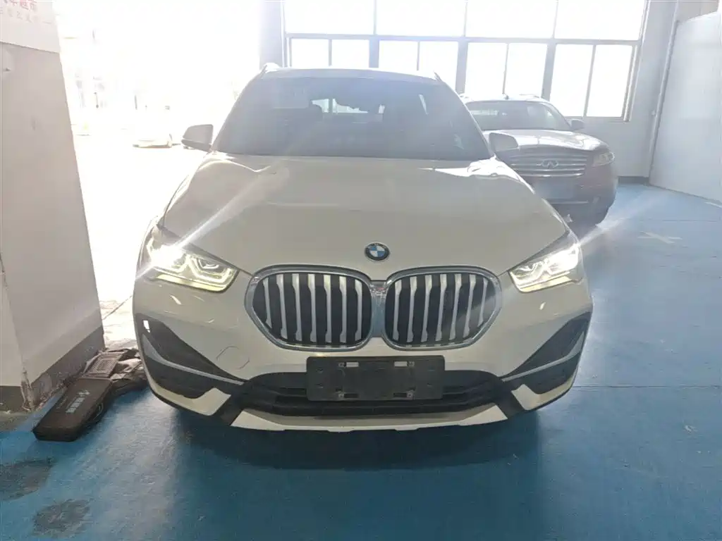 BMW X1 2022 — фото 3