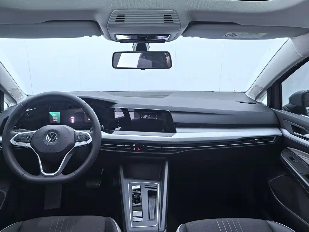Volkswagen Golf 2024