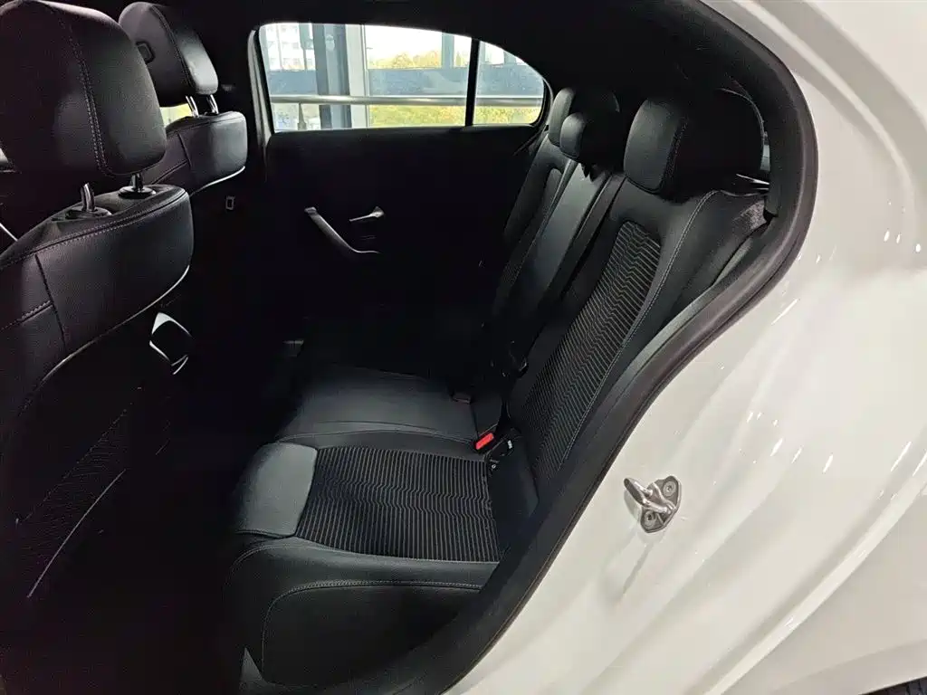 Mercedes-Benz A-Class 2023 — фото 24