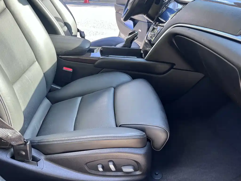 Cadillac XTS 2014 — фото 15